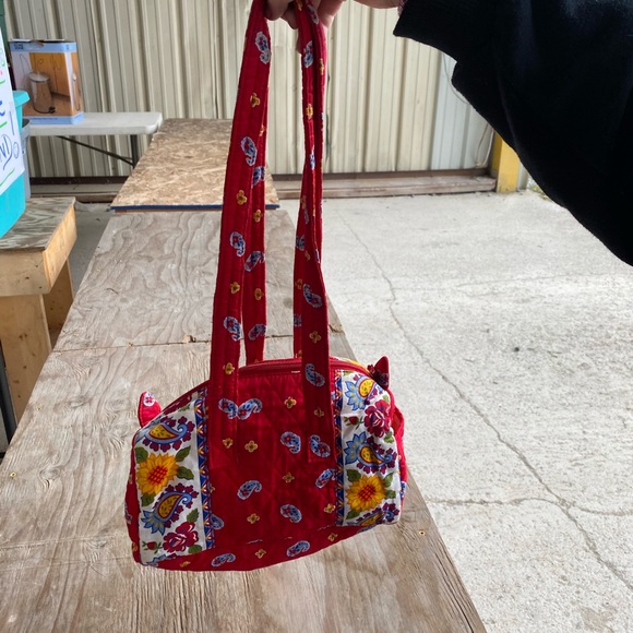 Red hand bag - Picture 2 of 3